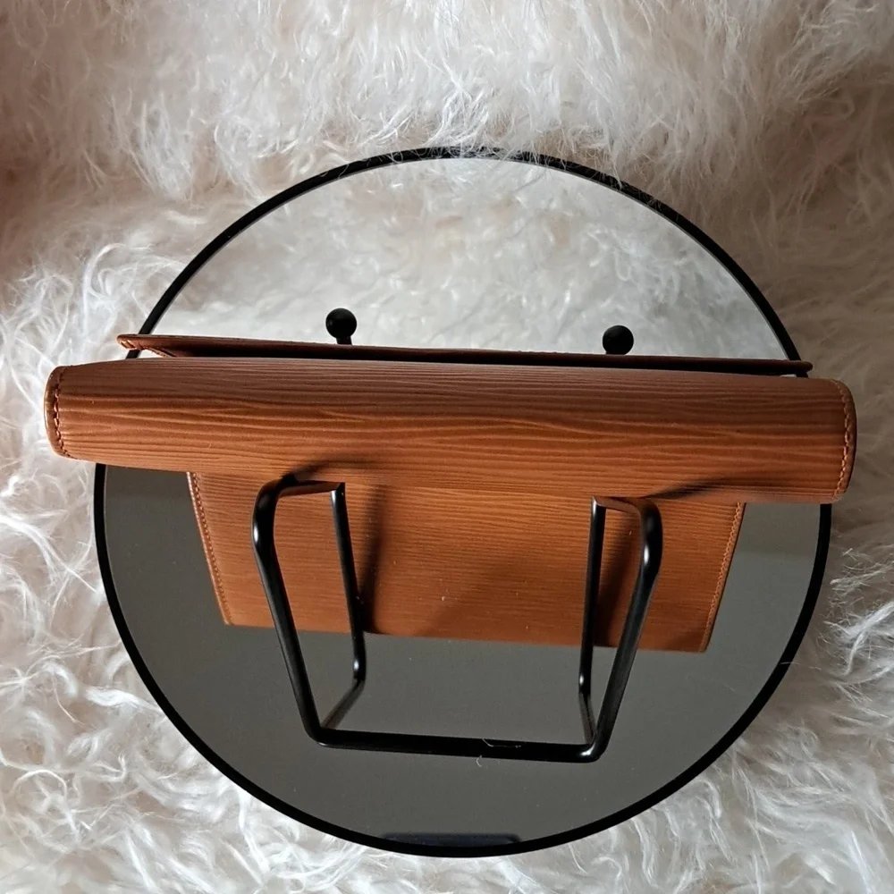 Louis Vuitton never used